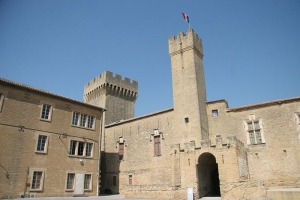..\image\image_13\13_Emperi_Salon_2.jpg