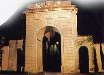 ../image/image_26/26_Adhemar_Montelimar_7.jpg