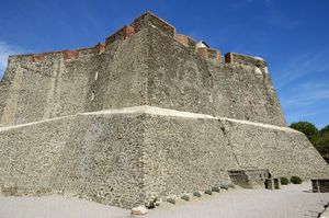 ..\image\image_66\66_Fort_St_Elme_3.jpg