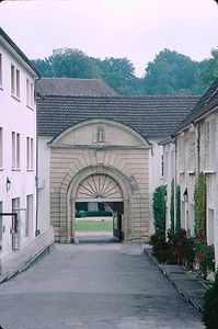 ../image/image_70/70_Claire_Fontaine_2.jpg